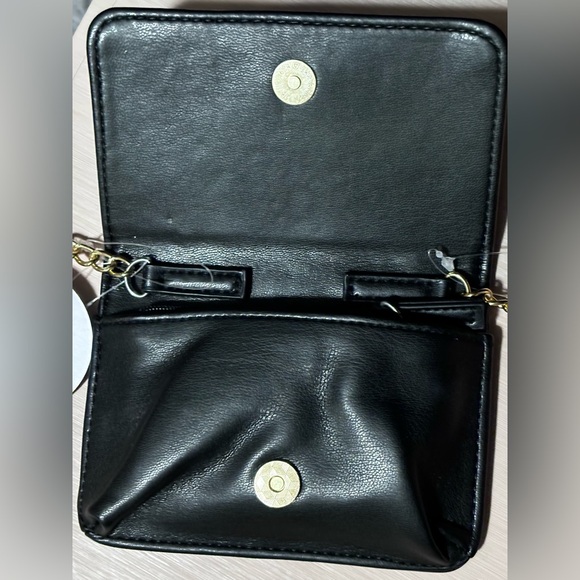 New Black Faux Leather Skull Chain Mini Crossbody Bag with Zippered Pouch - Picture 4 of 5